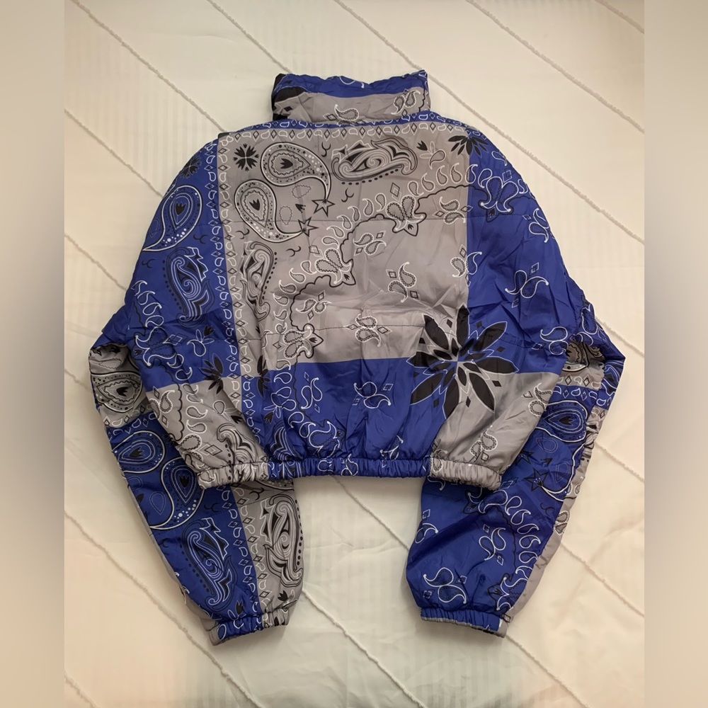 New - Blue Women's Quilted Lightweight Cropped Bandana Windbreaker Jacket - Picture 3 of 13